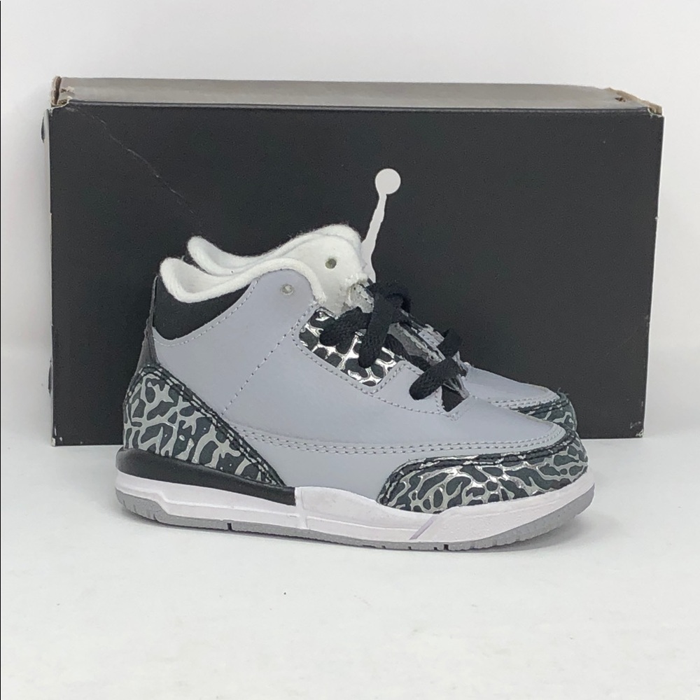 Air Jordan 3 Retro BT Wolf Grey 832033-004 Toddler Sneakers - Size 6C